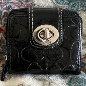 *COACH* patent leather wallet